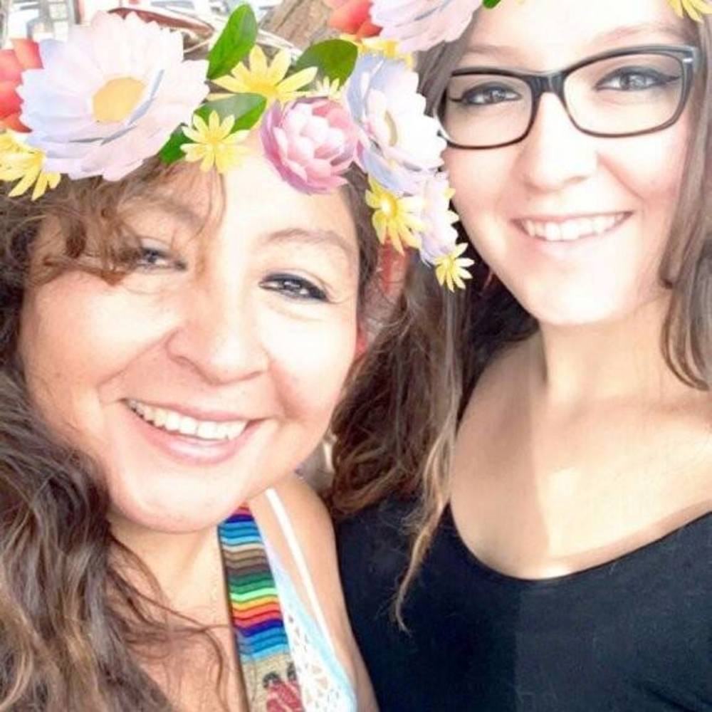 Meet your Posher, Gloria